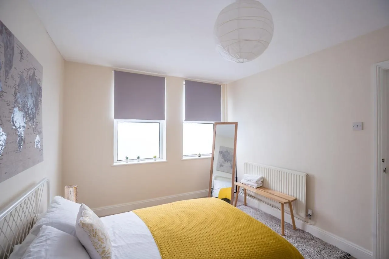 The Ella Fitzgerald - Modern 2 Bedroom Apartment, Super Close To City Centre Cardiff 0*,